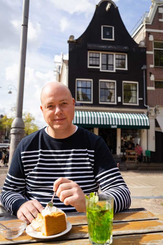gerrit-applie-pie-amsterdam-1200-1800 Gerrit enjoying Apple Pie in Amsterdam.